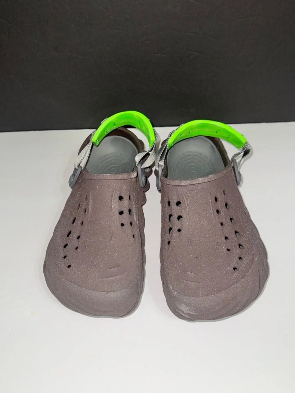 Crocs Unisex I Echo Clog I Slip-On I Neon Strap